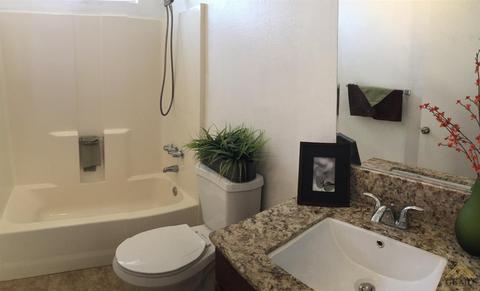 26024 Orange St, Taft, CA 93268 photo 6