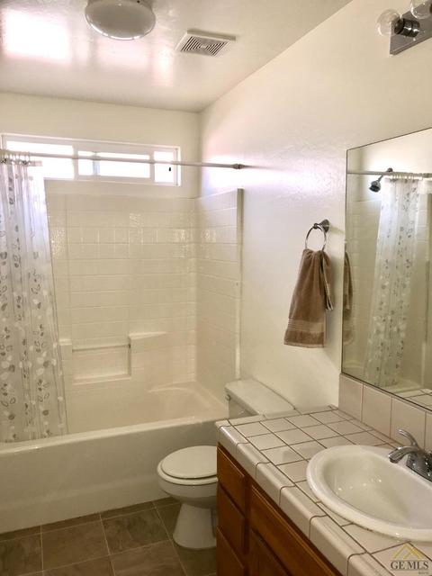 9018 Chattaroy St, Bakersfield, CA 93312 photo 11