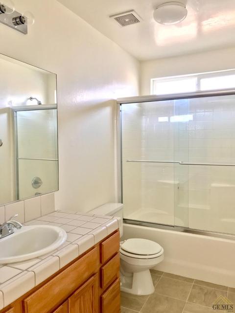 9018 Chattaroy St, Bakersfield, CA 93312 photo 16