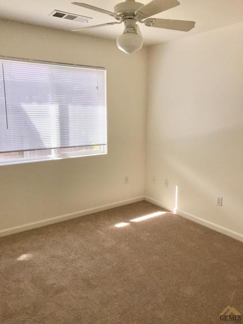 9018 Chattaroy St, Bakersfield, CA 93312 photo 9