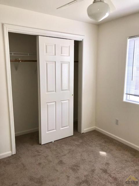 9018 Chattaroy St, Bakersfield, CA 93312 photo 10
