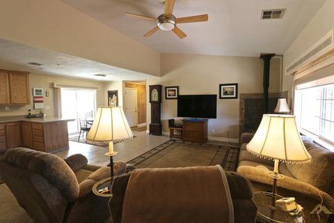 17751 Alps Dr, Tehachapi, CA 93561 photo 5