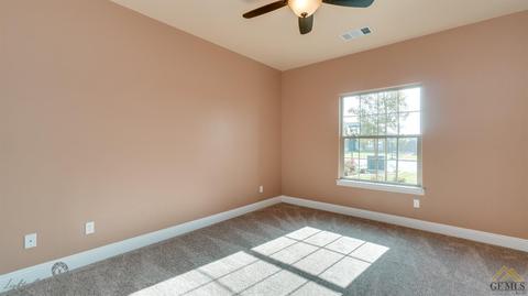 832 Pine Cone St, Shafter, CA 93263 photo 6