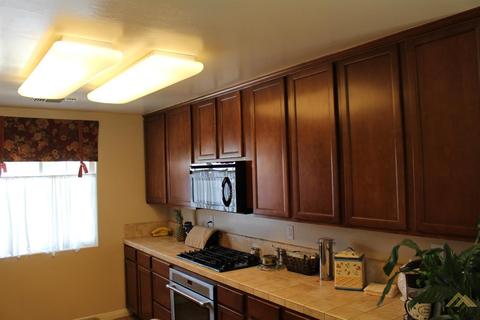 6423 Declaration Way, Bakersfield, CA 93313 photo 4