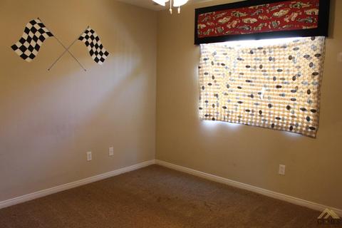 6423 Declaration Way, Bakersfield, CA 93313 photo 11