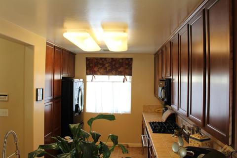 6423 Declaration Way, Bakersfield, CA 93313 photo 5