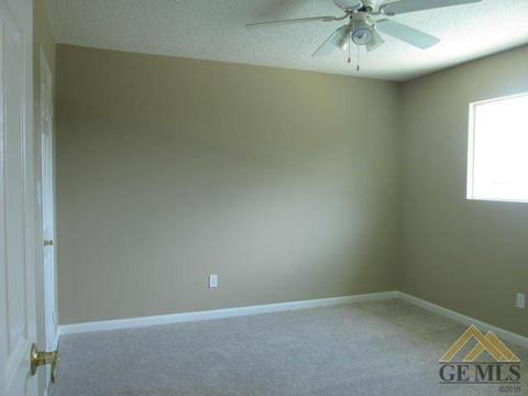 316 E Woodrow St, Taft, CA 93268 photo 7