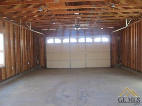 316 E Woodrow St, Taft, CA 93268 photo 16