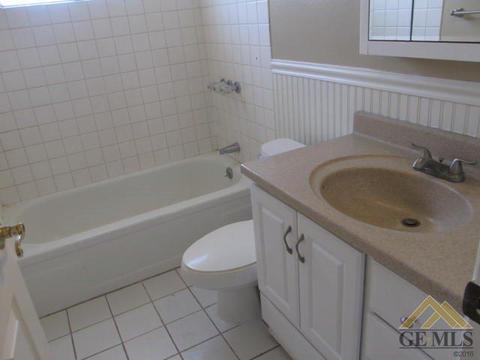 316 E Woodrow St, Taft, CA 93268 photo 8