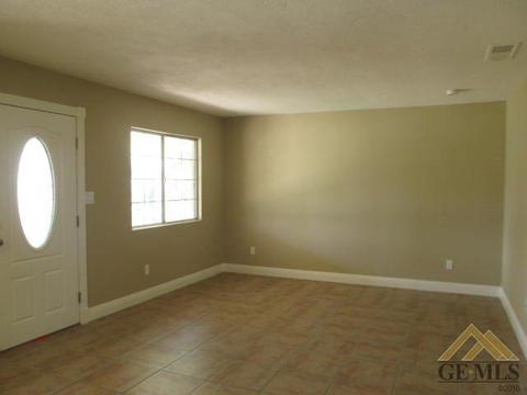 316 E Woodrow St, Taft, CA 93268 photo 3