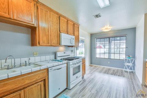 18040 Hambletonian Dr, Tehachapi, CA 93561 photo 16