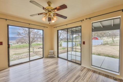 18040 Hambletonian Dr, Tehachapi, CA 93561 photo 3