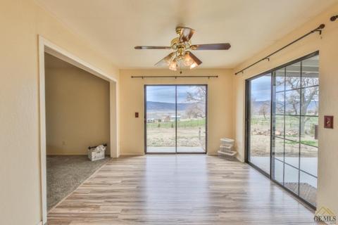 18040 Hambletonian Dr, Tehachapi, CA 93561 photo 2