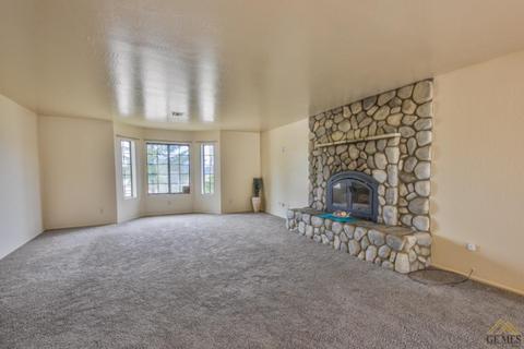 18040 Hambletonian Dr, Tehachapi, CA 93561 photo 5