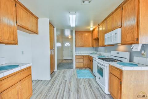 18040 Hambletonian Dr, Tehachapi, CA 93561 photo 18
