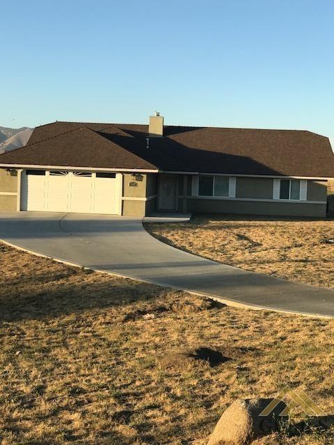 18240 Hambletonian Dr, Tehachapi, CA 93561 photo 2