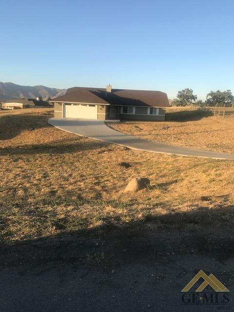 18240 Hambletonian Dr, Tehachapi, CA 93561 photo 1