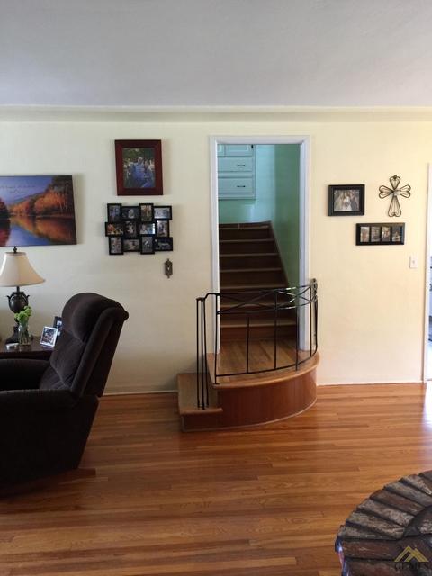 113 E San Emidio St, Taft, CA 93268 photo 5