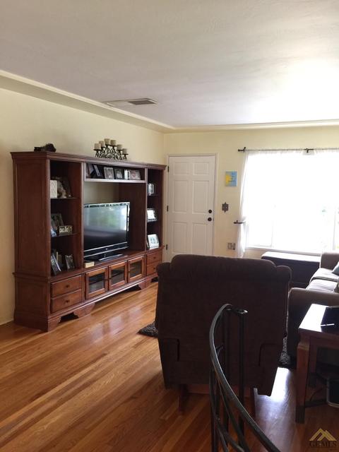113 E San Emidio St, Taft, CA 93268 photo 7