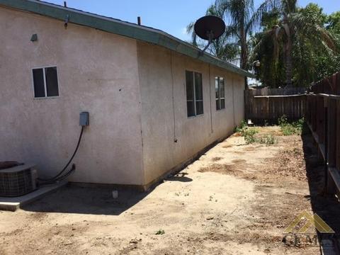 200 E Barton Street St, Bakersfield, CA 93307 photo 3