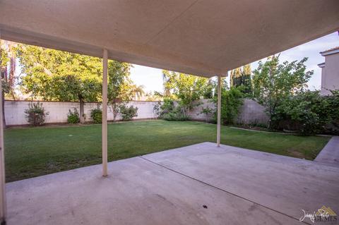 1608 Fieldspring Dr, Bakersfield, CA 93311 photo 6