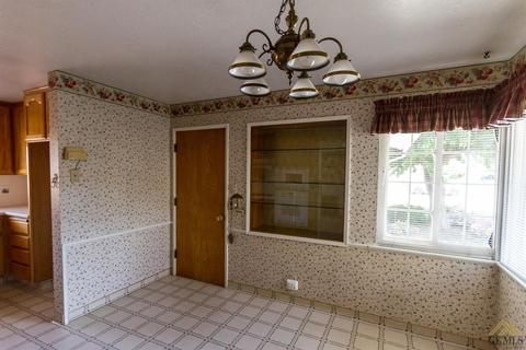 355 Pine St, Shafter, CA 93263 photo 7