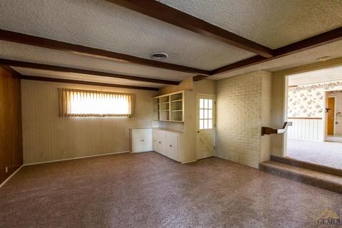 355 Pine St, Shafter, CA 93263 photo 11