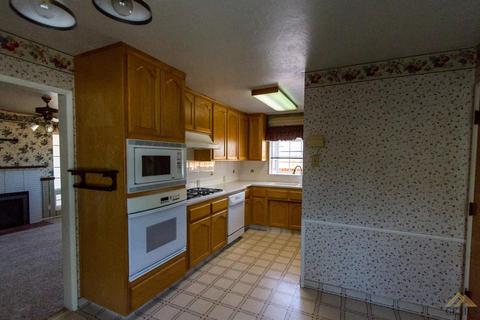 355 Pine St, Shafter, CA 93263 photo 8