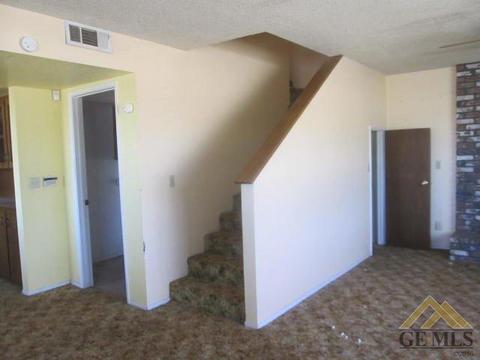 7365 Alexander Ave, Taft, CA 93268 photo 2