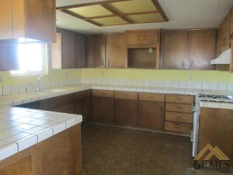7365 Alexander Ave, Taft, CA 93268 photo 5
