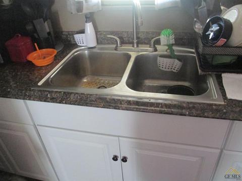207 Easter St, Bakersfield, CA 93307 photo 27