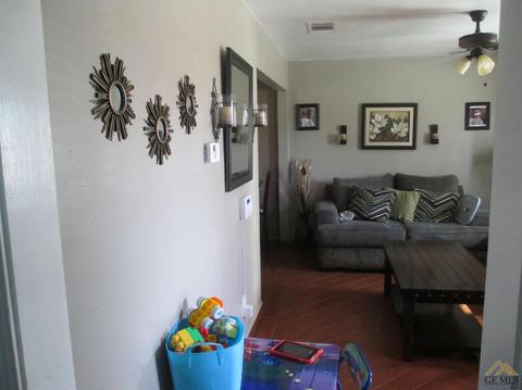 207 Easter St, Bakersfield, CA 93307 photo 29