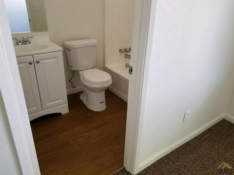 933 Stephen Ct, Wasco, CA 93280 photo 4