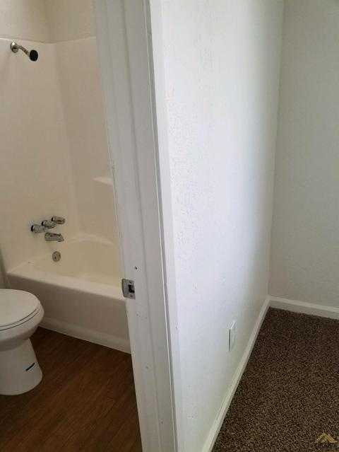 933 Stephen Ct, Wasco, CA 93280 photo 6