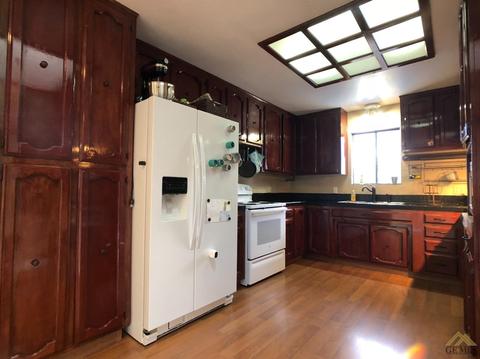 508 Washington Ave, Taft, CA 93268 photo 2