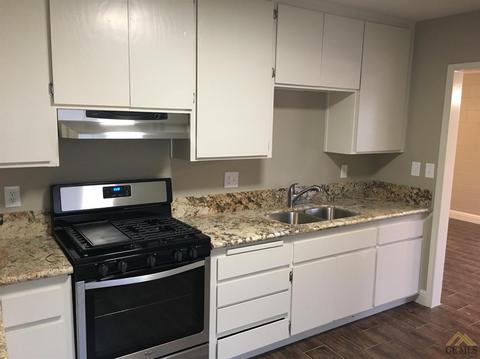 311 Dover St, Delano, CA 93215 photo 4