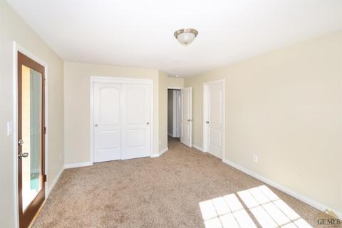 28170 Braeburn Pl, Tehachapi, CA 93561 photo 2