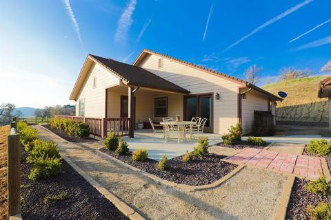 23100 Lakeview Dr, Tehachapi, CA 93561 photo 4