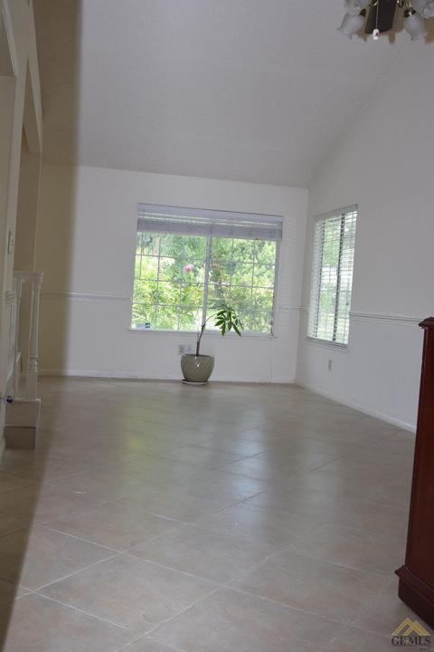 2633 Mountain Oak Rd, Bakersfield, CA 93311 photo 11