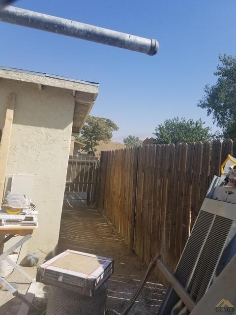 706 Monroe St, Arvin, CA 93203 photo 6