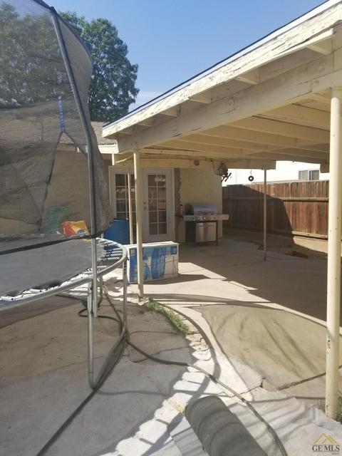 706 Monroe St, Arvin, CA 93203 photo 4