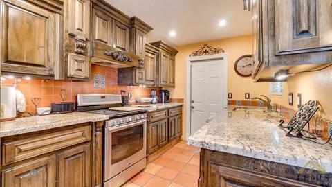 9013 Eucalyptus Dr, Bakersfield, CA 93306 photo 6