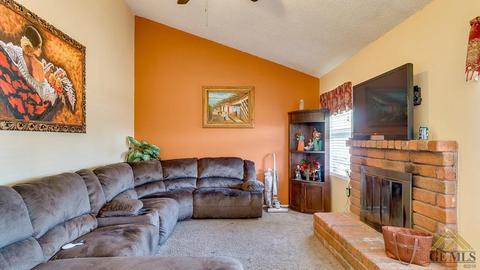 9013 Eucalyptus Dr, Bakersfield, CA 93306 photo 2