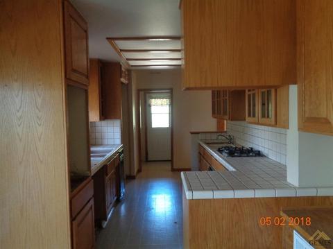 26474 Marcel Dr, Tehachapi, CA 93561 photo 3