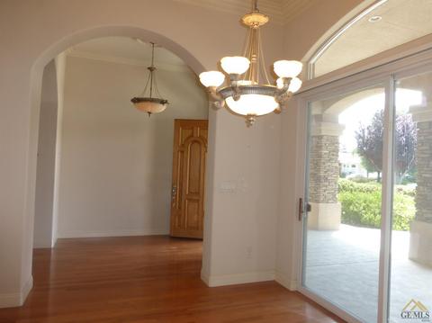 9100 Centennial Ct, Bakersfield, CA 93312 photo 4