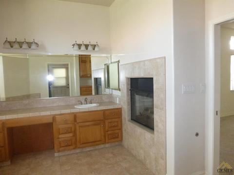9100 Centennial Ct, Bakersfield, CA 93312 photo 11