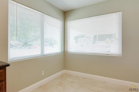 1002 2nd St, Taft, CA 93268 photo 11