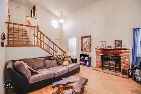 1020 Eubanks Ave, Bakersfield, CA 93307 photo 7