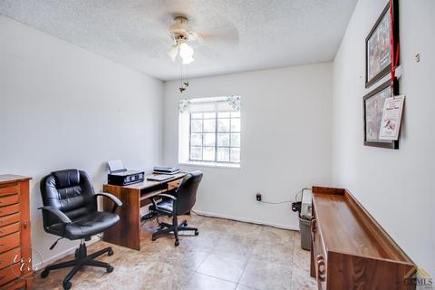 1020 Eubanks Ave, Bakersfield, CA 93307 photo 15