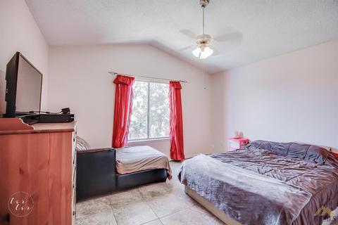 1020 Eubanks Ave, Bakersfield, CA 93307 photo 18